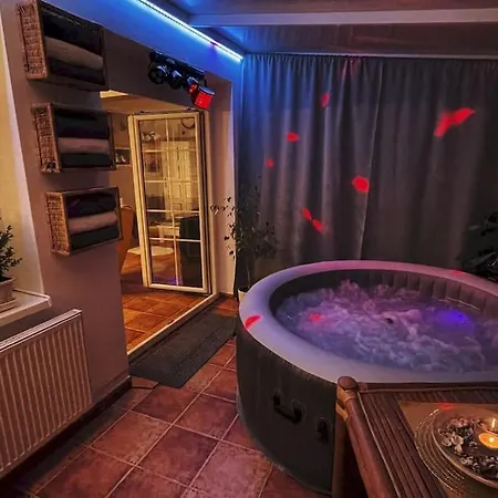 Whirpool Relax Sunny Garden House 别墅