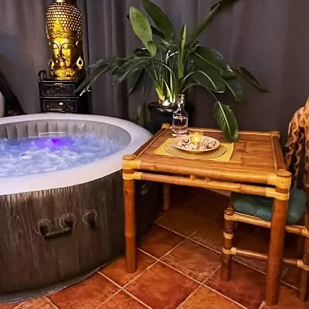 Whirpool Relax Sunny Garden House 别墅